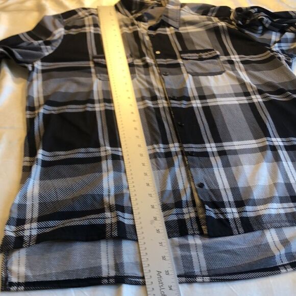 French Laundry  2X Plaid Long Sleeve Button Down  Pit to PIt 27 1/4", EUC - Picture 13 of 16